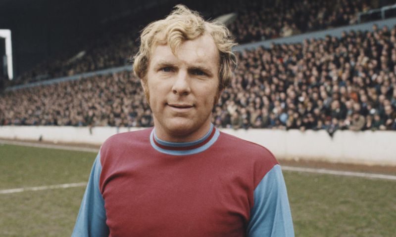 Thời niên thiếu và sự nghiệp ban đầu của tiểu sử Bobby Moore