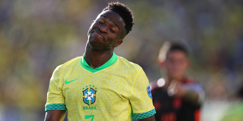 Vinicius Jr trong màu áo đội tuyển Brazil